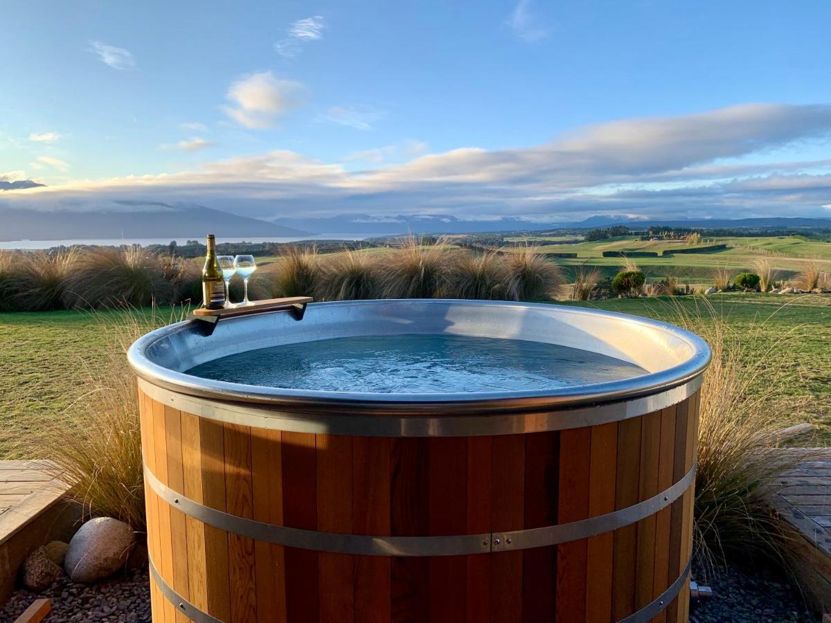 Fiordland Eco-Retreat -- Panoramic Views -- Hot Tub Villa Te Anau Eksteriør bilde